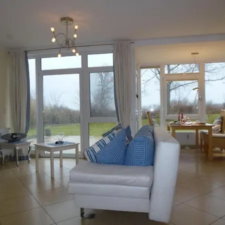 Mit Grosser Terrasse Und Herrlicher Aussicht By Interhome Feriehus